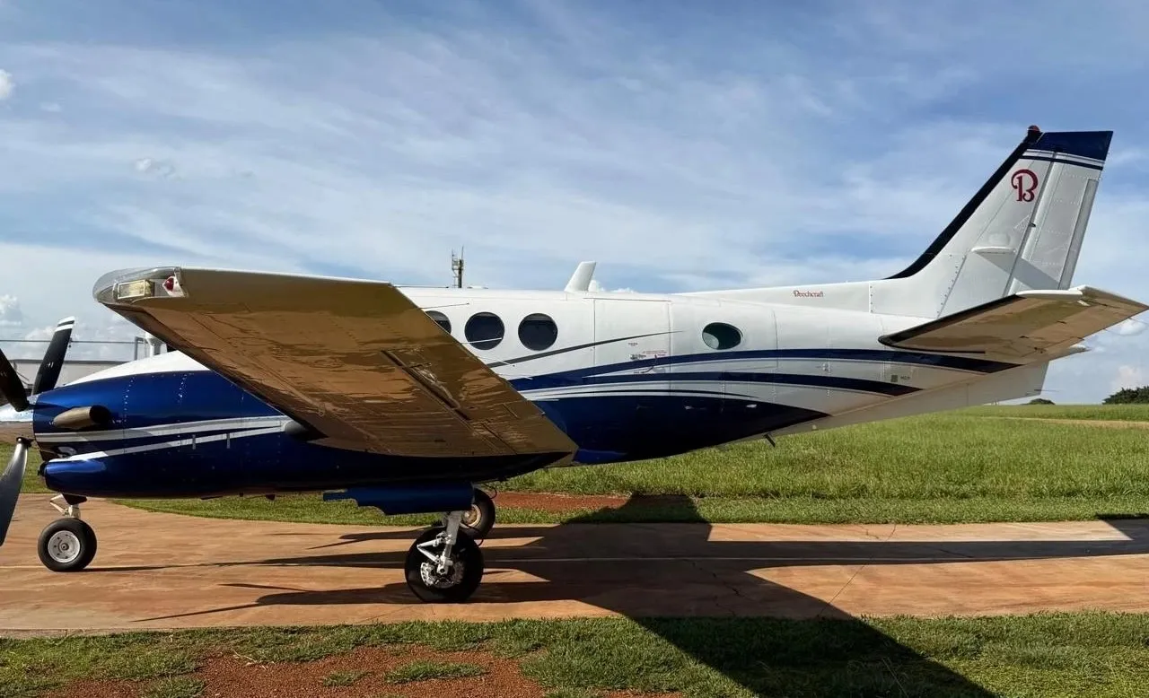 BEECHCRAFT CORPORATION KING AIR C90A - foto 23