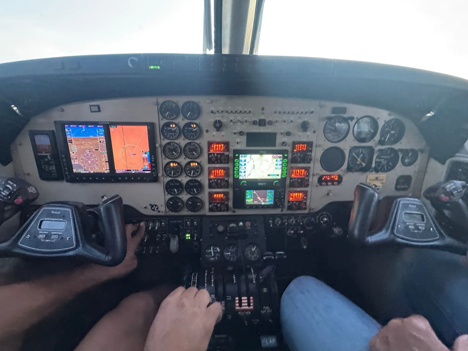 BEECHCRAFT CORPORATION KING AIR C90A - foto 5