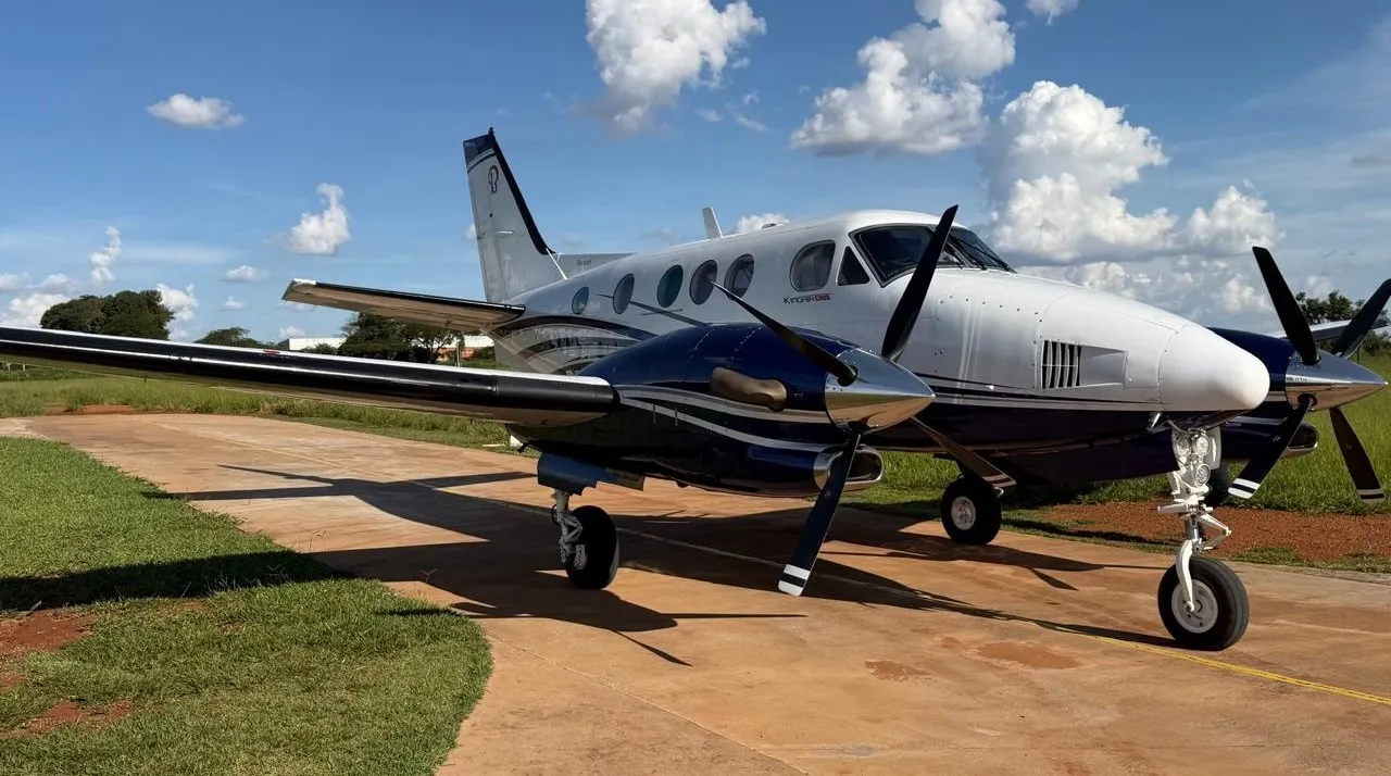 BEECHCRAFT CORPORATION KING AIR C90A - foto 18