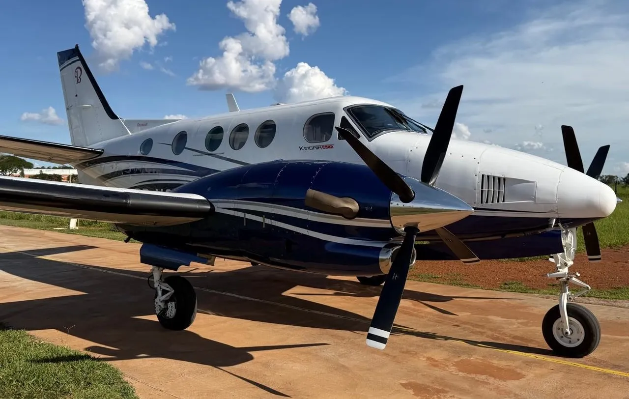 BEECHCRAFT CORPORATION KING AIR C90A - foto 17