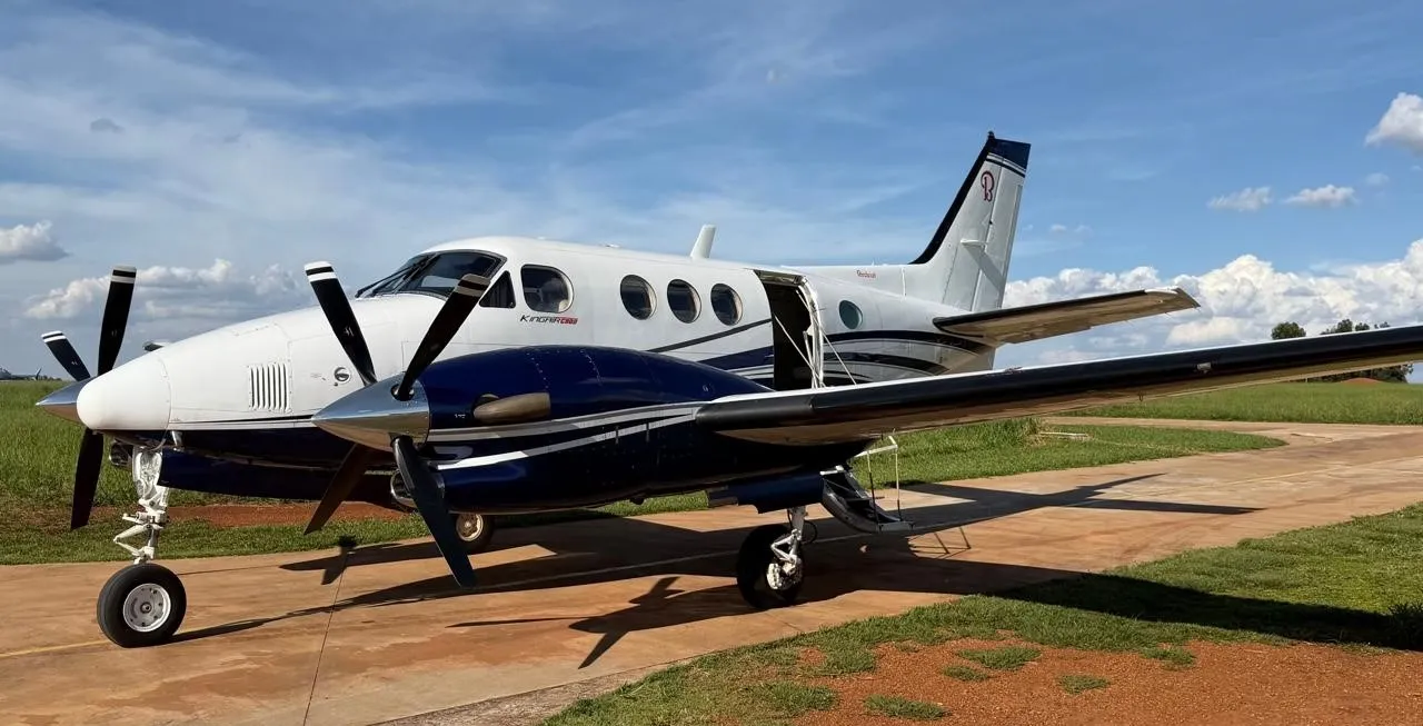 BEECHCRAFT CORPORATION KING AIR C90A - foto 21