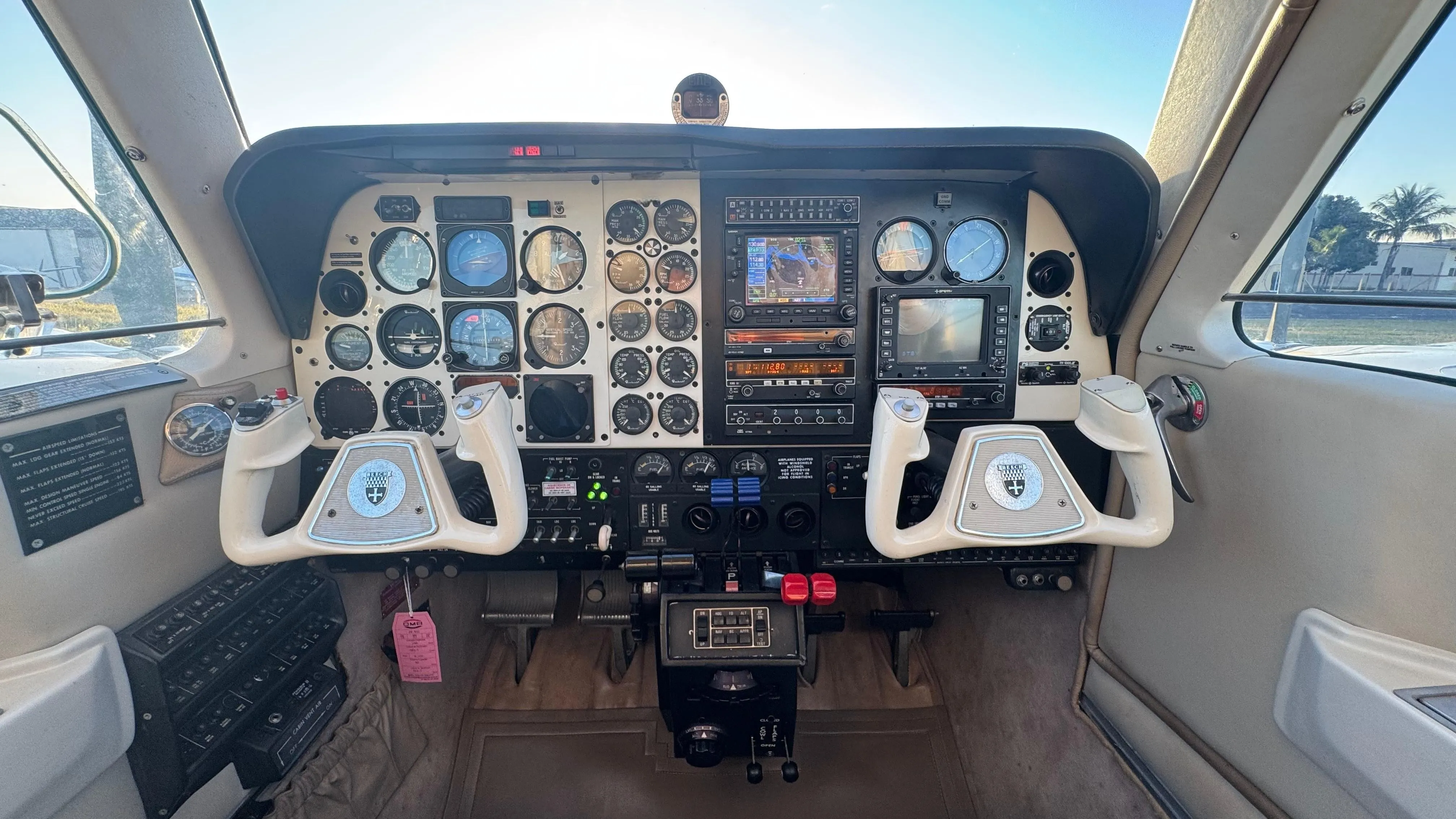 Beechcraft BARON 58 - foto 2
