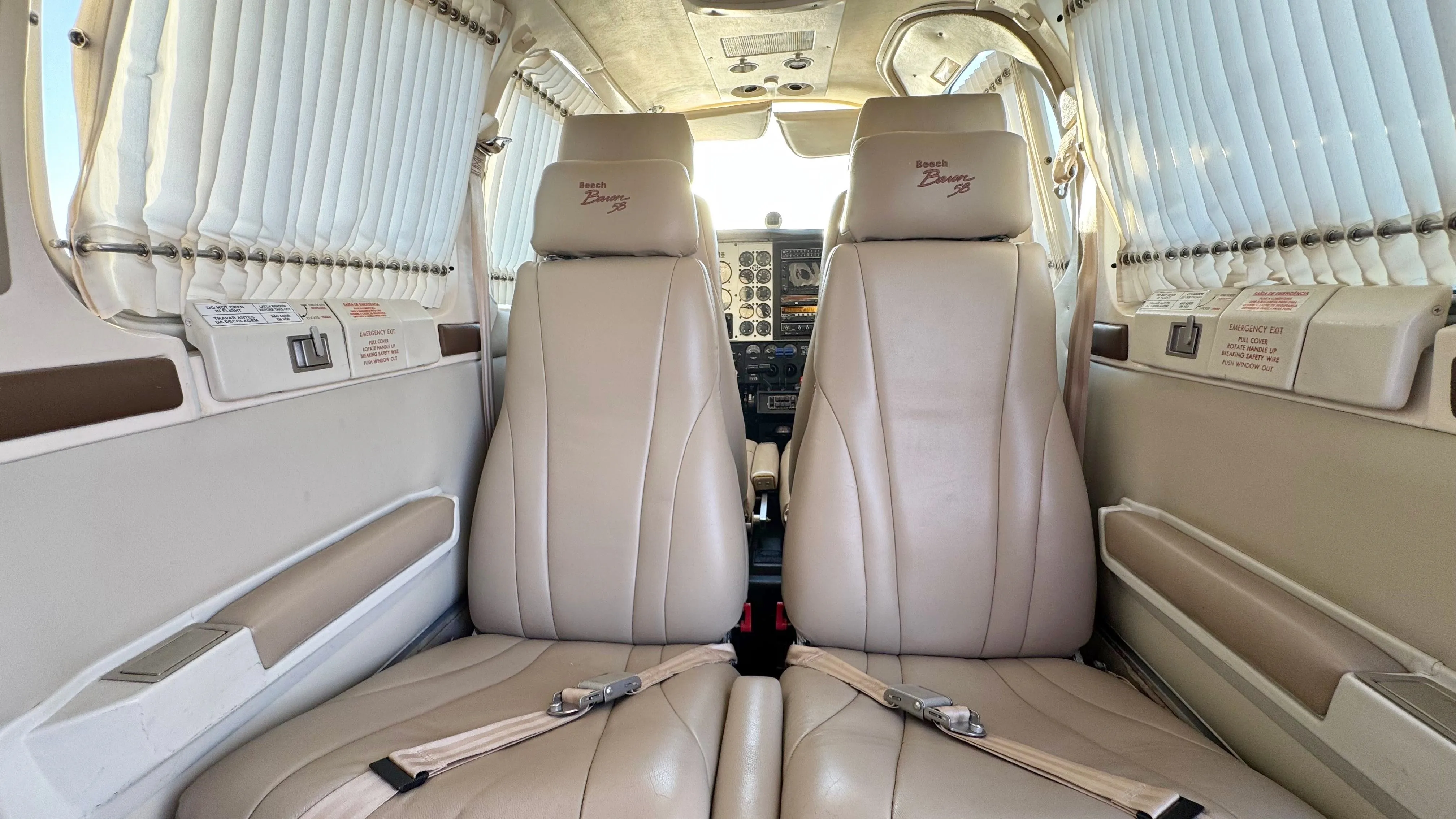 Beechcraft BARON 58 - foto 5