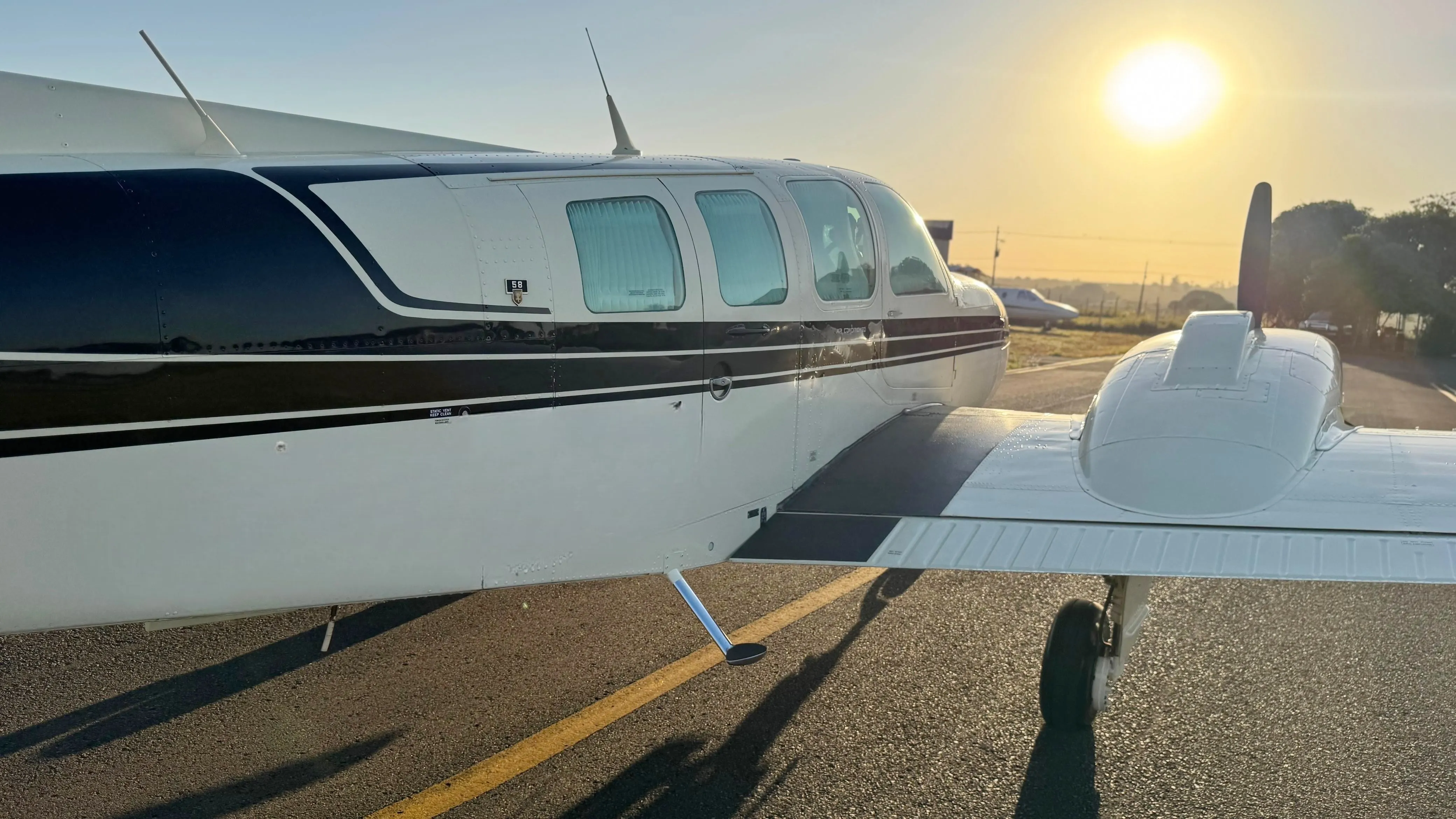 Beechcraft BARON 58 - foto 17