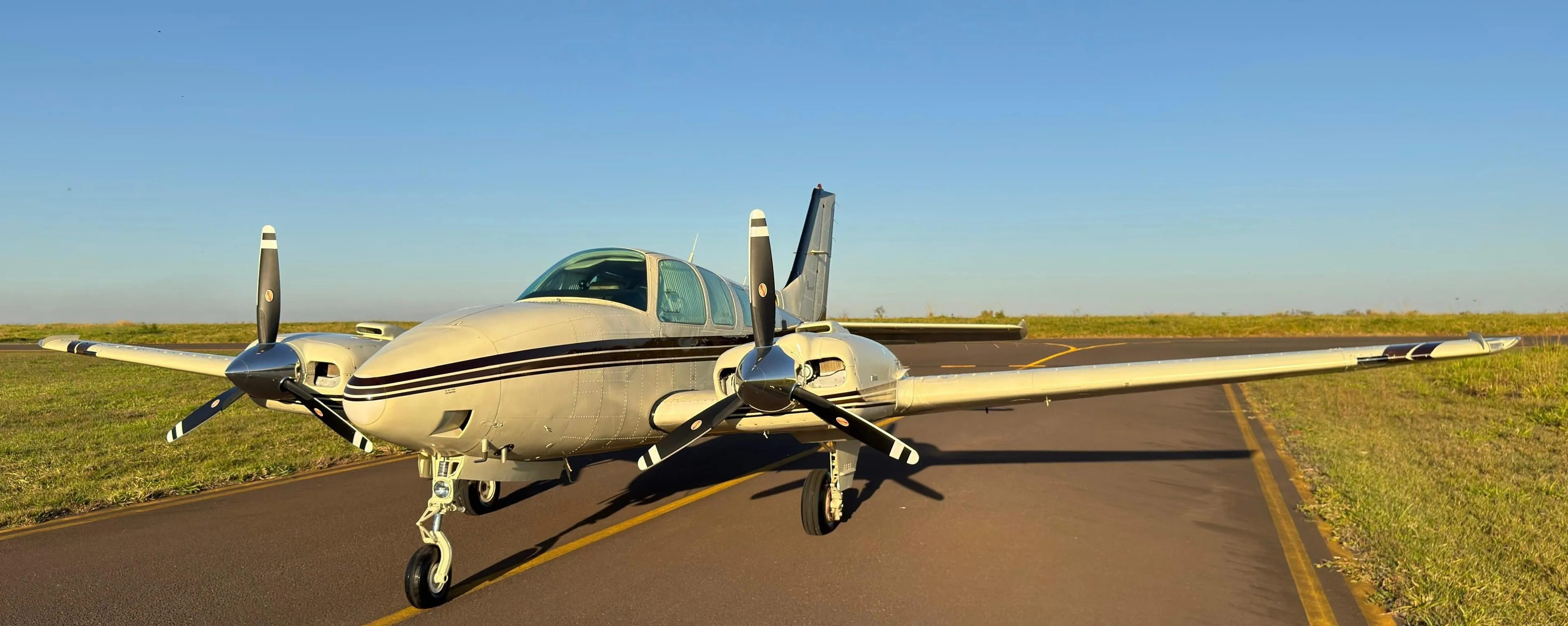 Beechcraft BARON 58 - foto 14