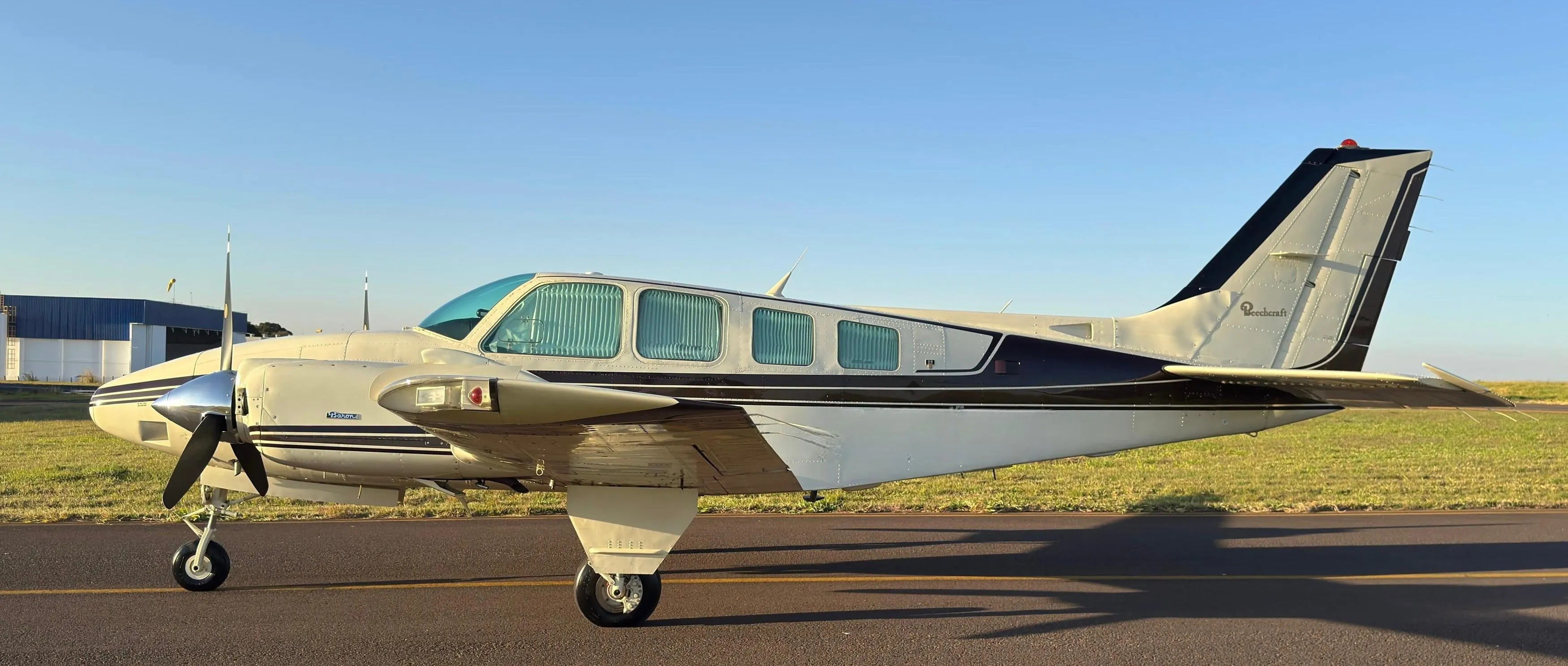 Beechcraft BARON 58 - foto 12