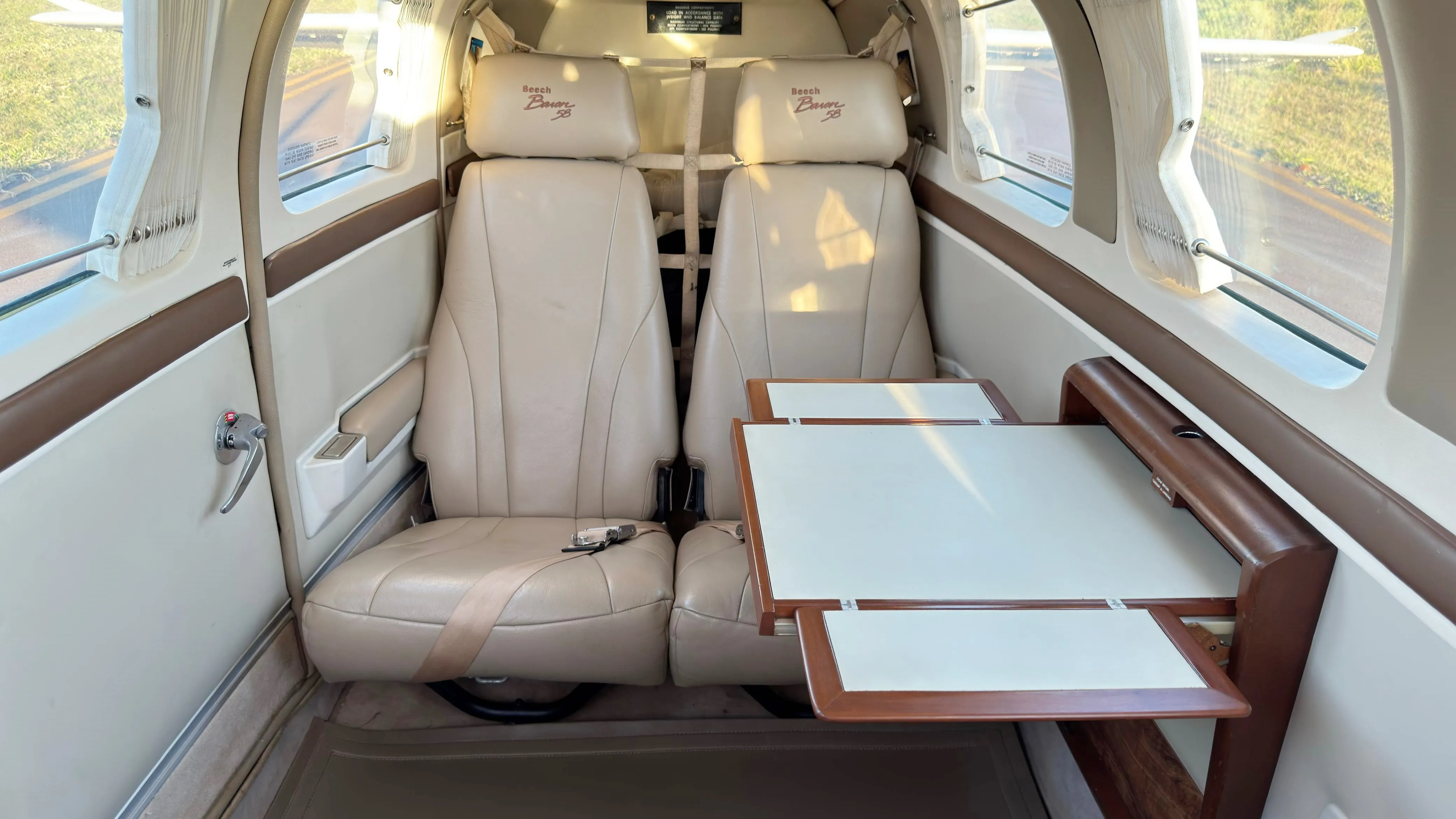 Beechcraft BARON 58 - foto 6