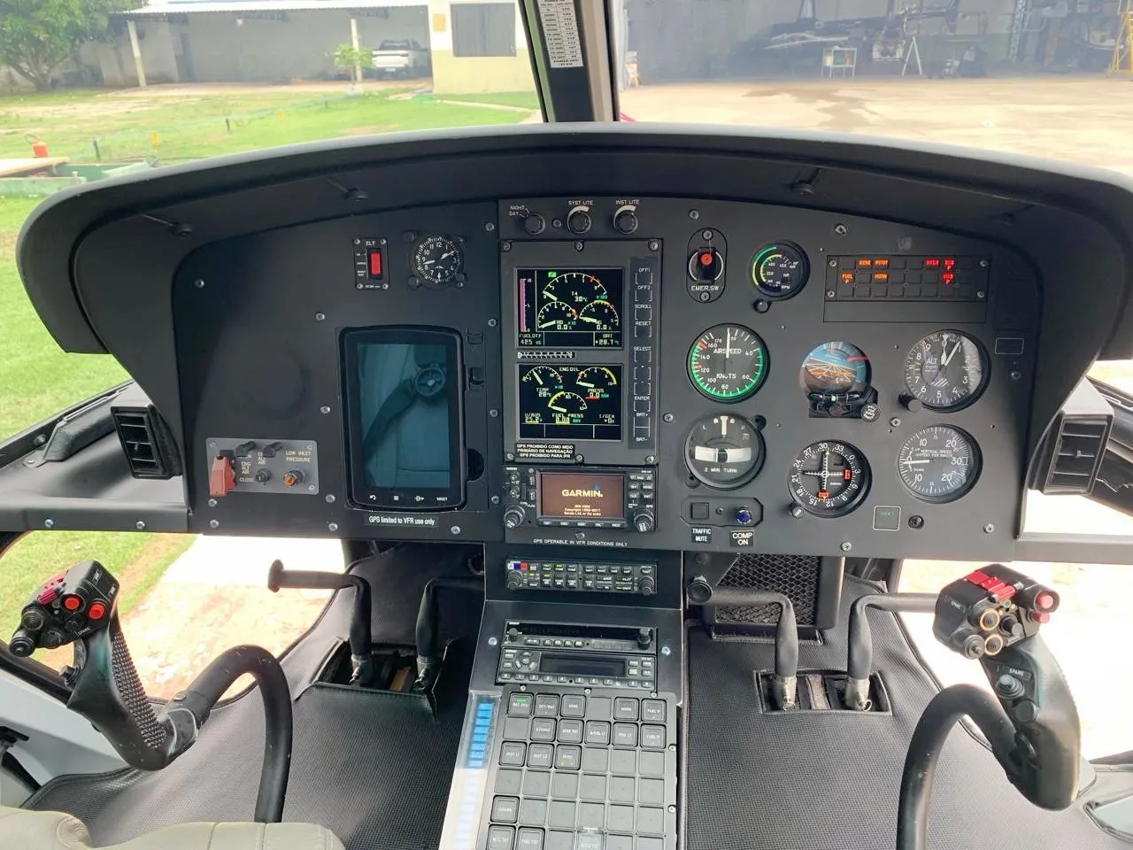 Airbus Helicopters AS350B2 - foto 2