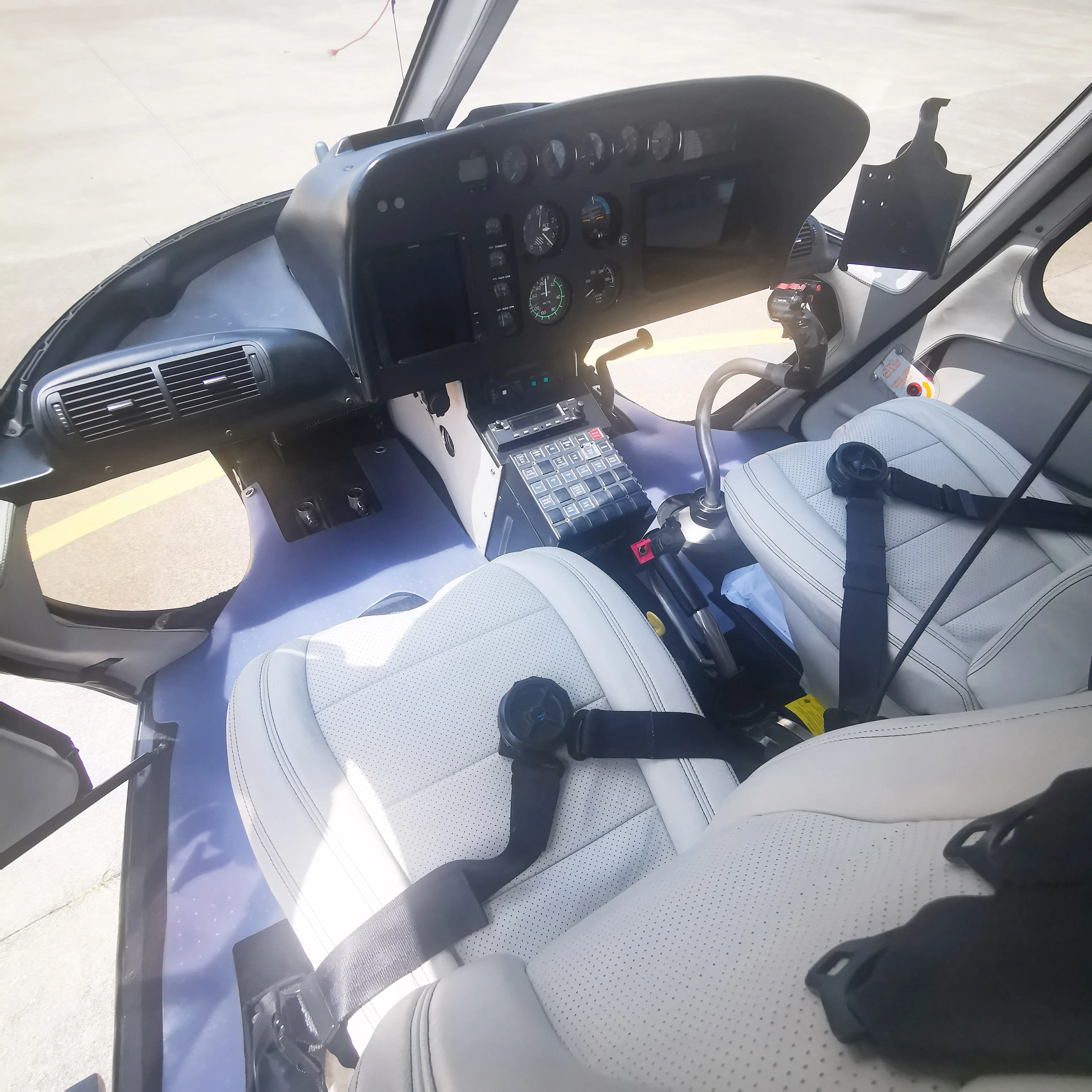 Airbus Helicopters AS350B - foto 8