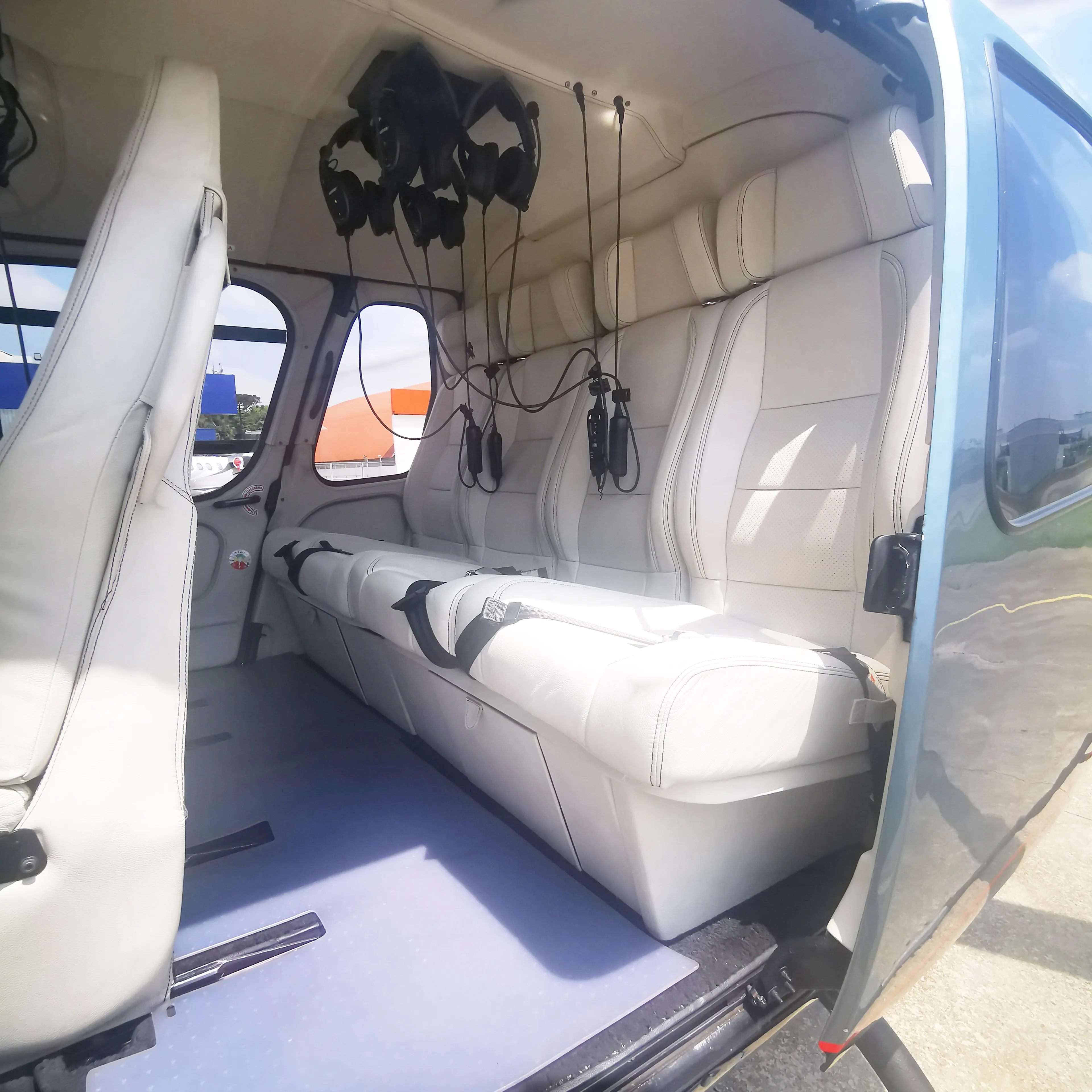 Airbus Helicopters AS350B - foto 13