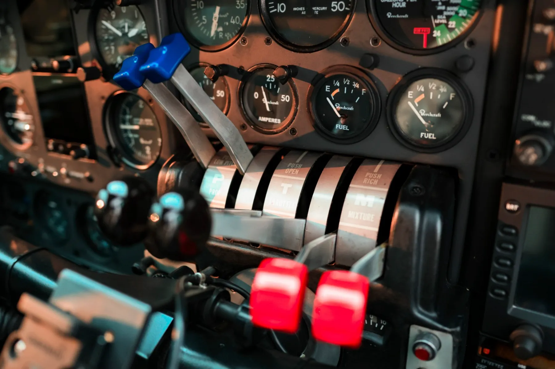 Beechcraft BARON 55 - foto 10