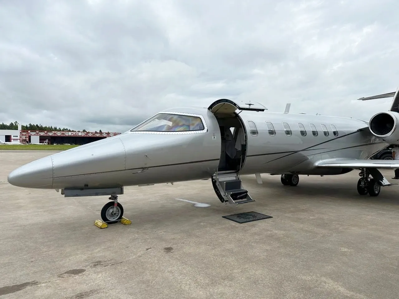 Bombardier Learjet 45 - foto 2