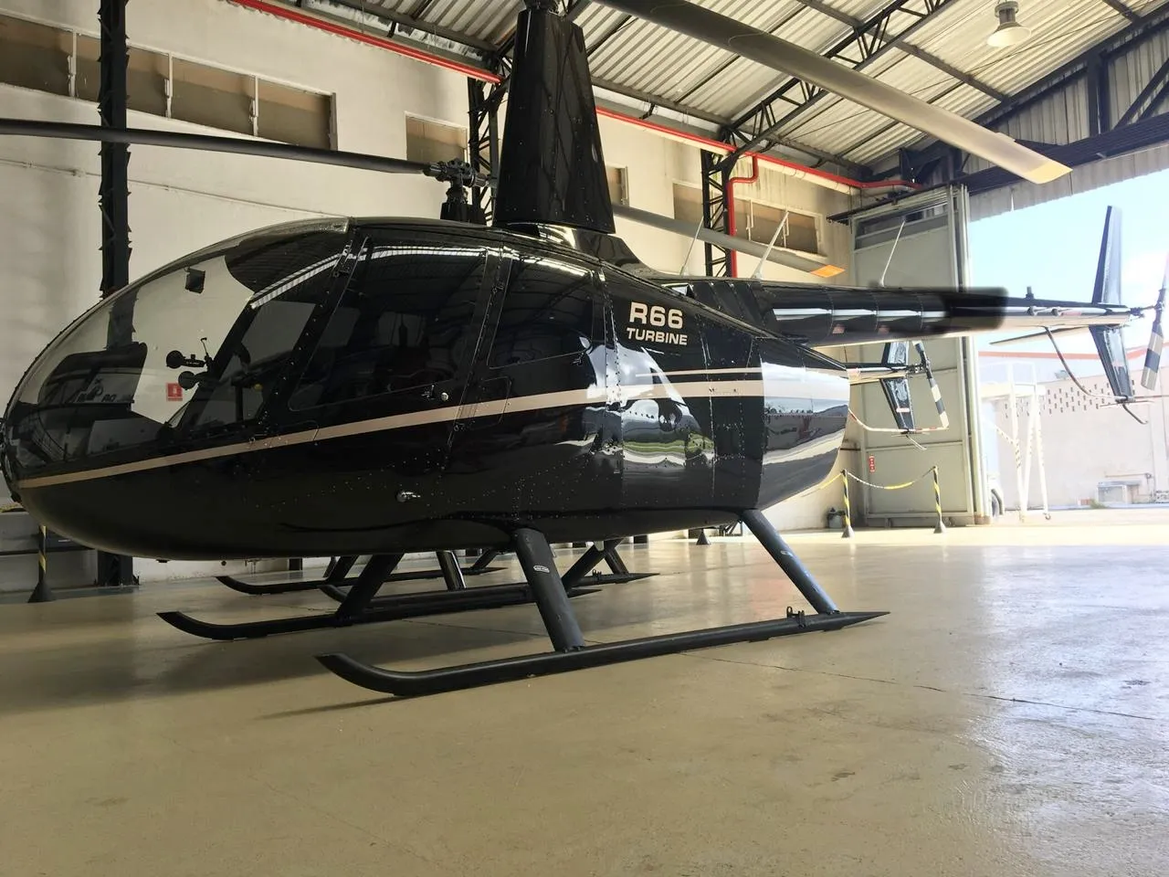 Robinson Helicopter R66 TURBINE - foto 8
