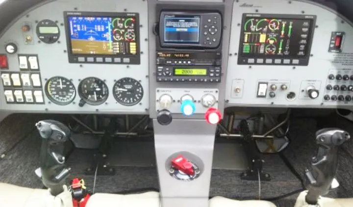 Lancair Legacy FG - foto 3