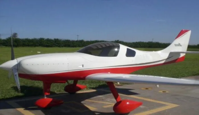 Lancair Legacy FG - foto 2