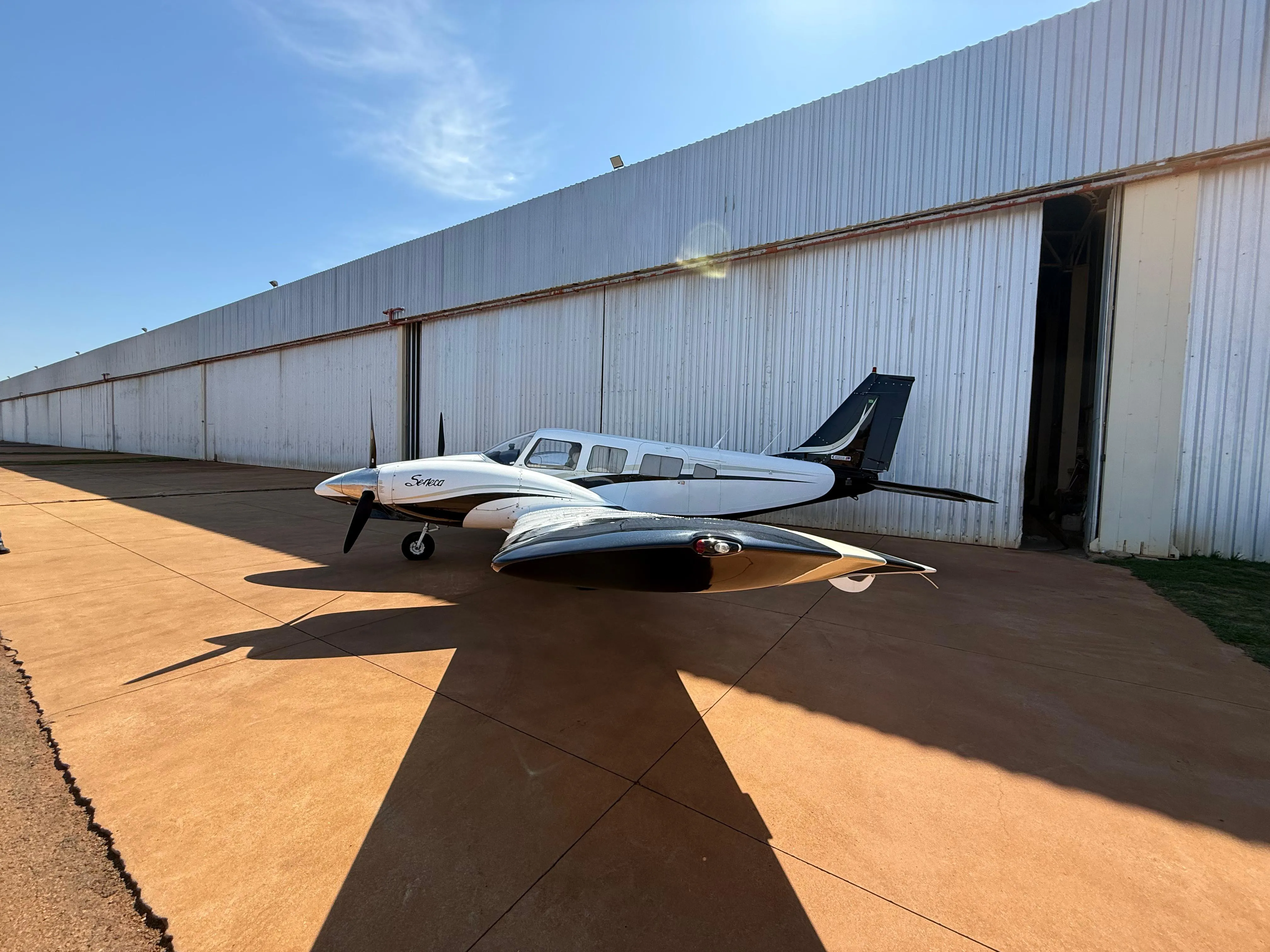 Neiva EMB-810D - foto 17