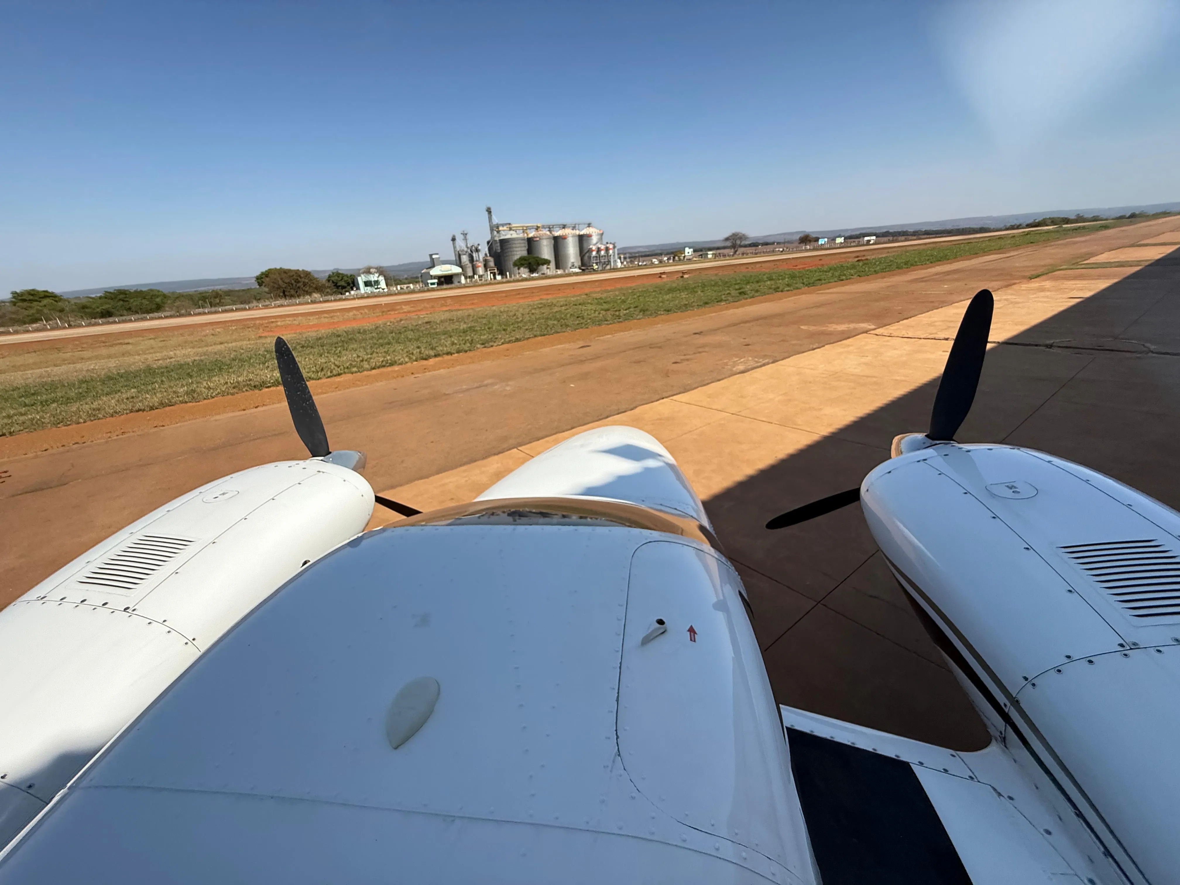 Neiva EMB-810D - foto 8