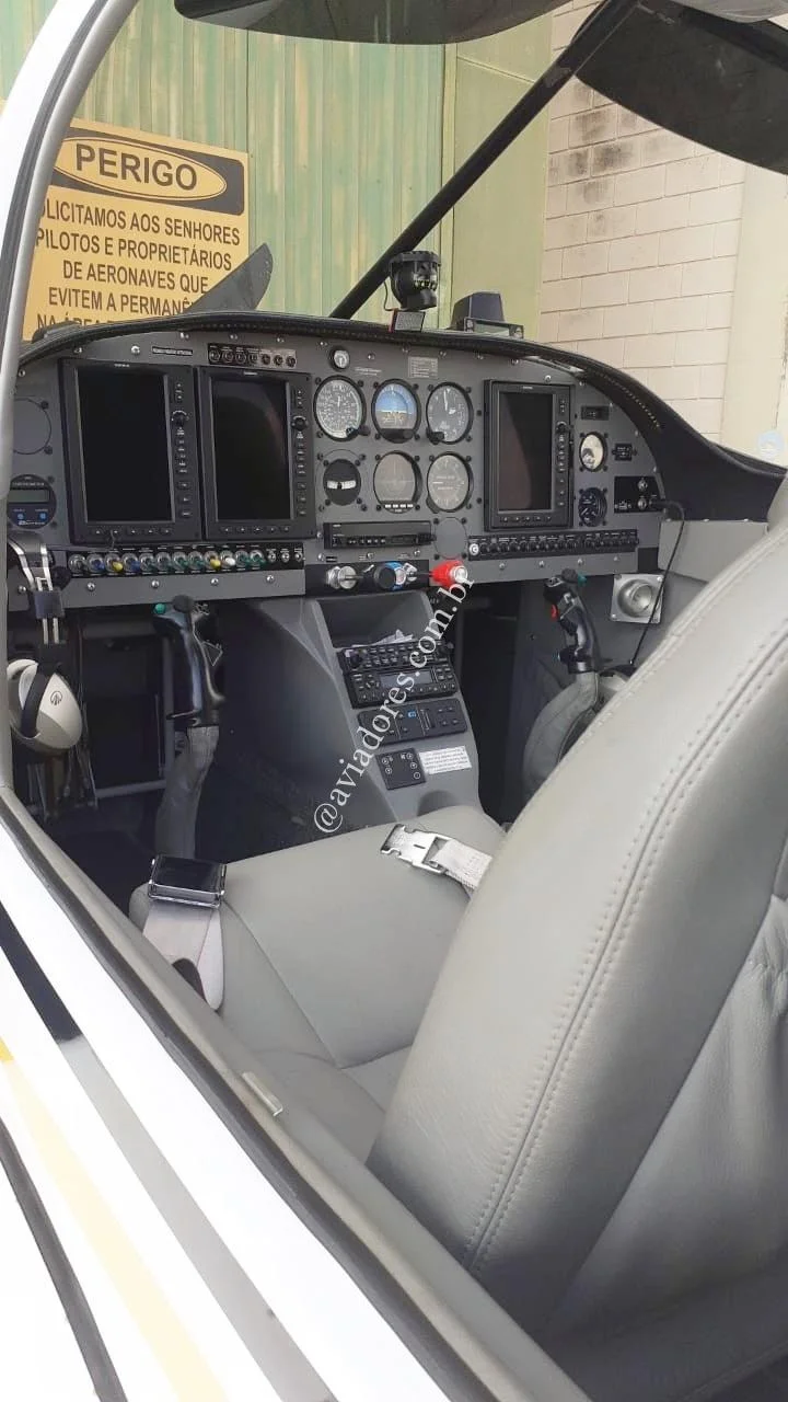 Vans Aircraft RV-10 - foto 3