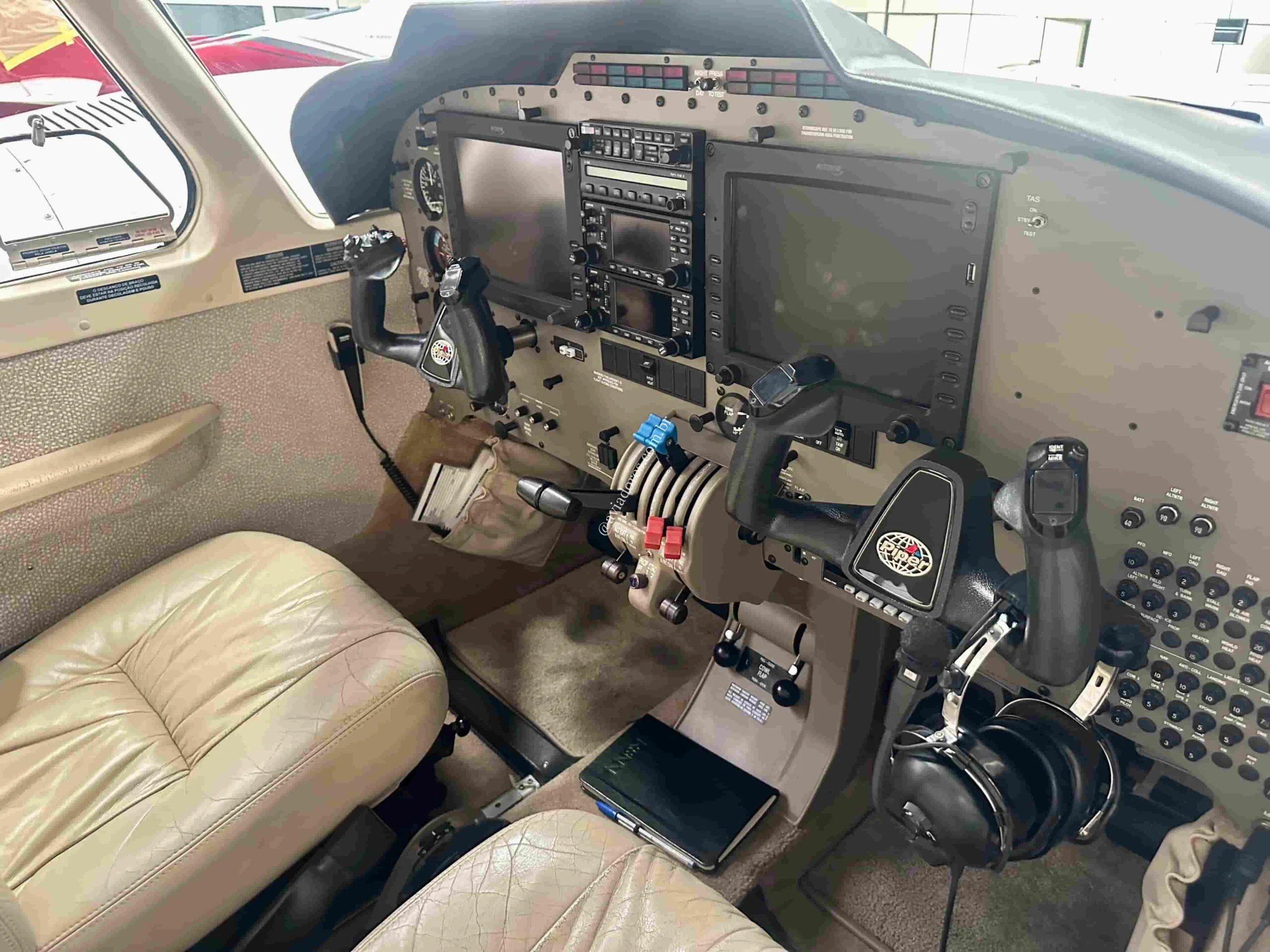 Piper Aircraft PA-34-220T - SENECA V - foto 17