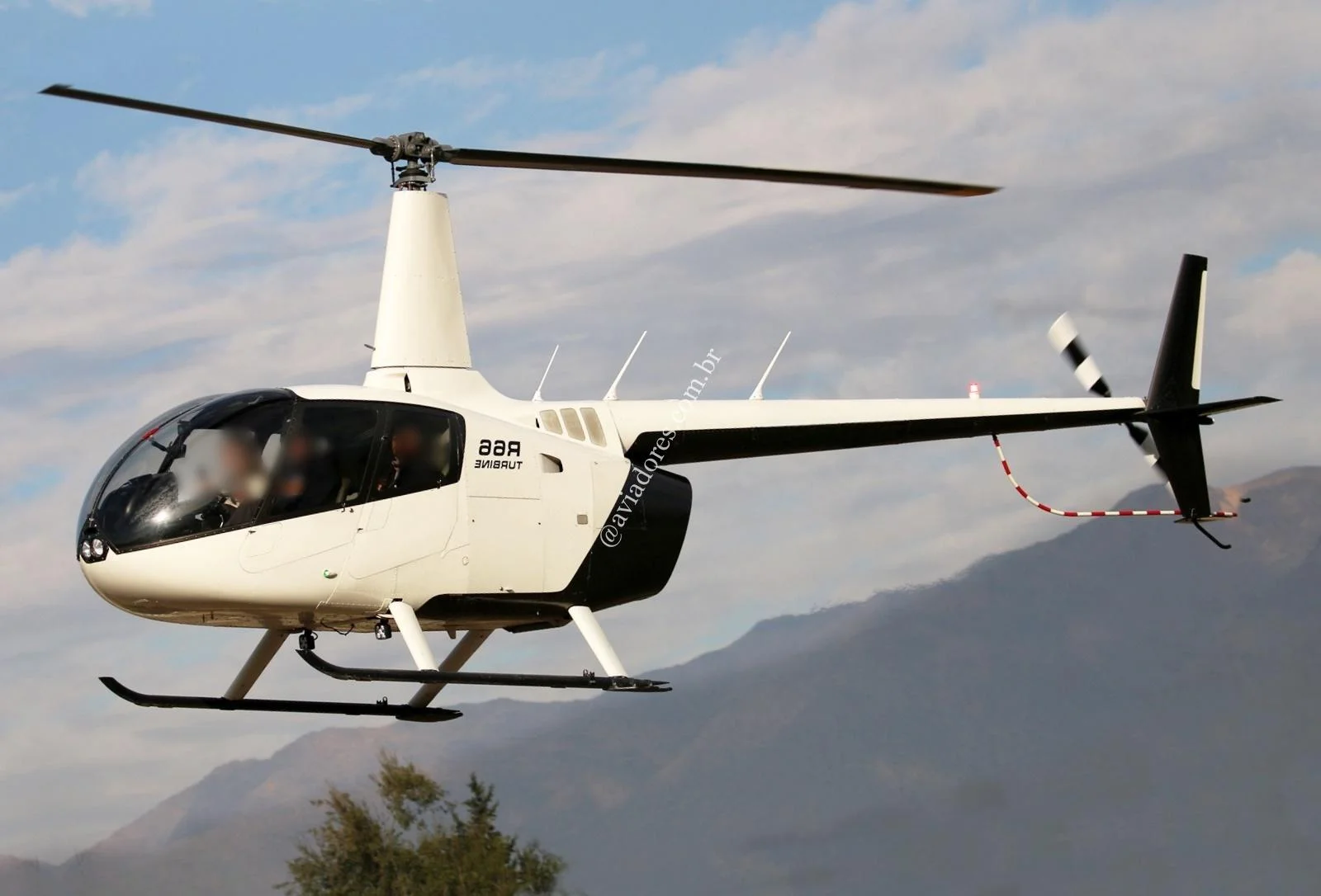 Robinson Helicopter R66 TURBINE - foto 6