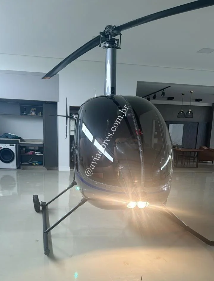 Robinson Helicopter R22 Beta II - foto 9