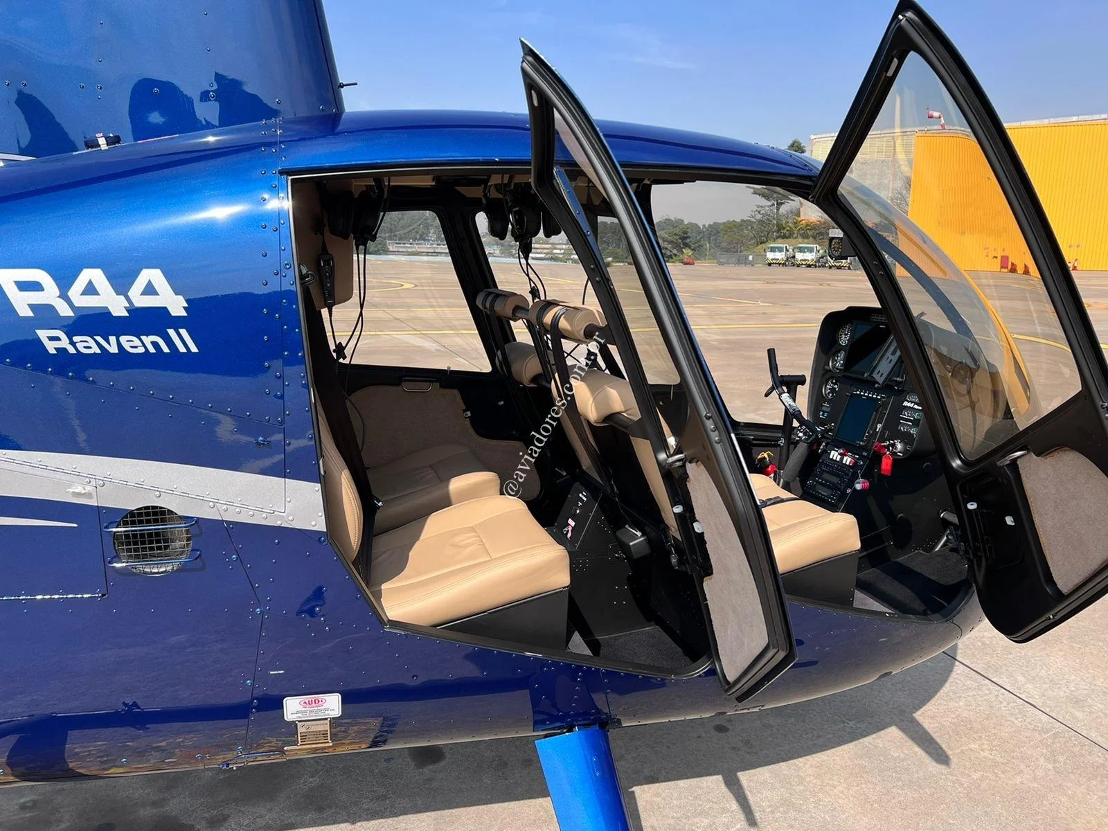 Robinson Helicopter R44 RAVEN II - foto 14