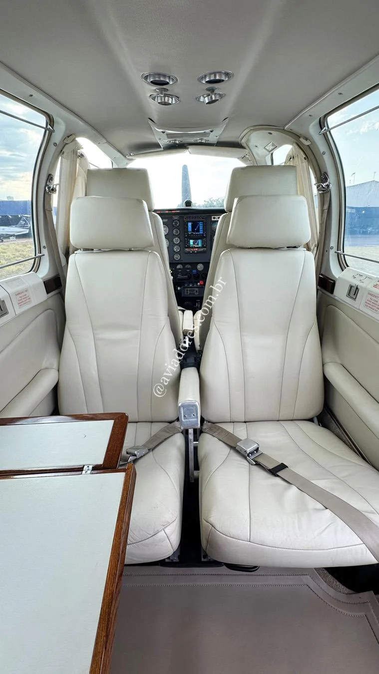 BEECHCRAFT CORPORATION BONANZA A36 - foto 6