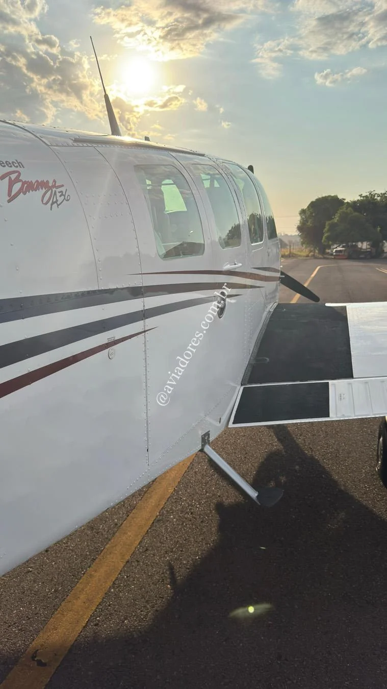 BEECHCRAFT CORPORATION BONANZA A36 - foto 2