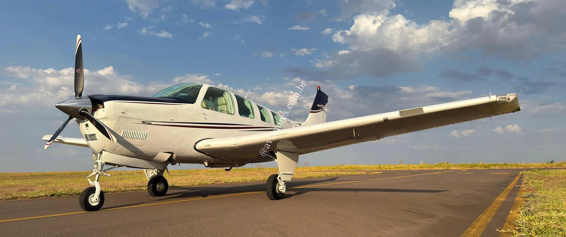 BEECHCRAFT CORPORATION BONANZA A36 - foto 5