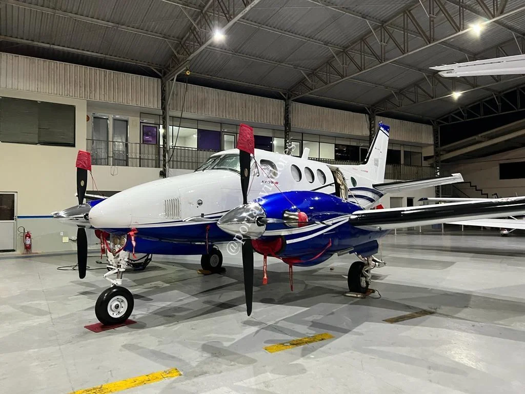 BEECHCRAFT CORPORATION KING AIR C90 - foto 9