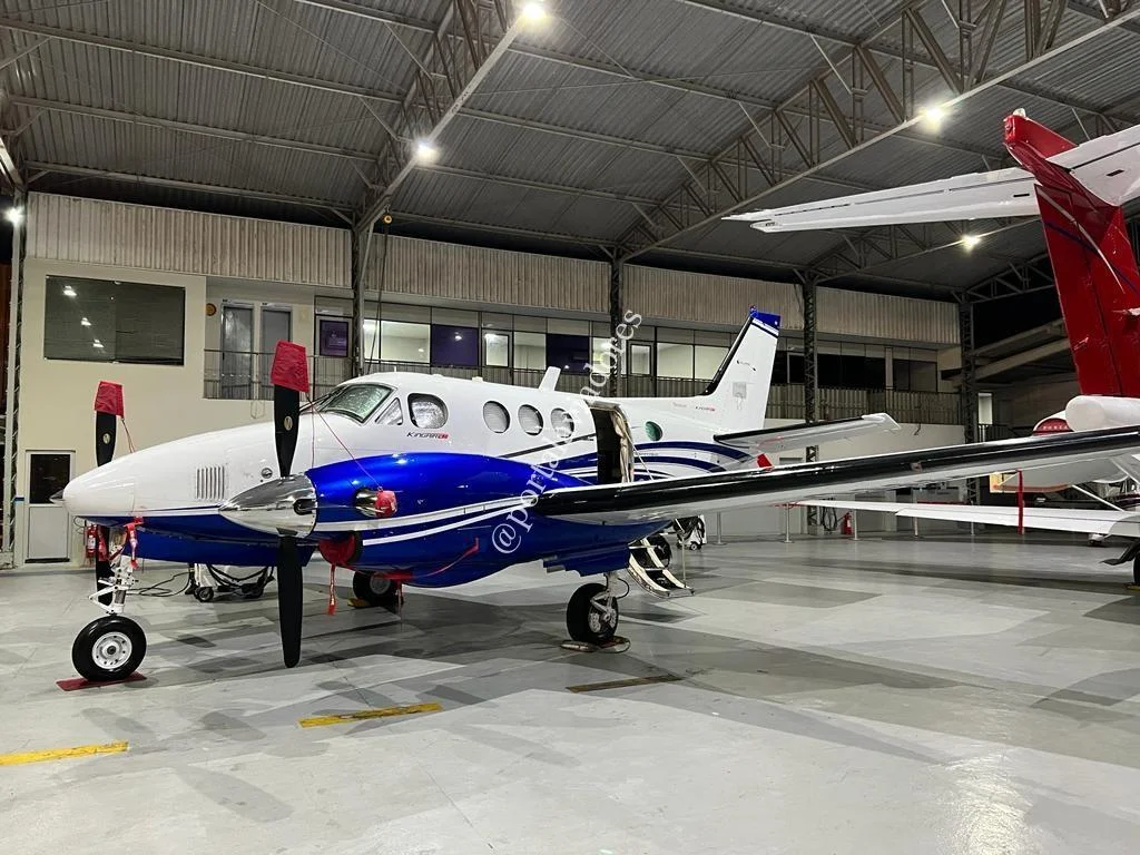 BEECHCRAFT CORPORATION KING AIR C90 - foto 7