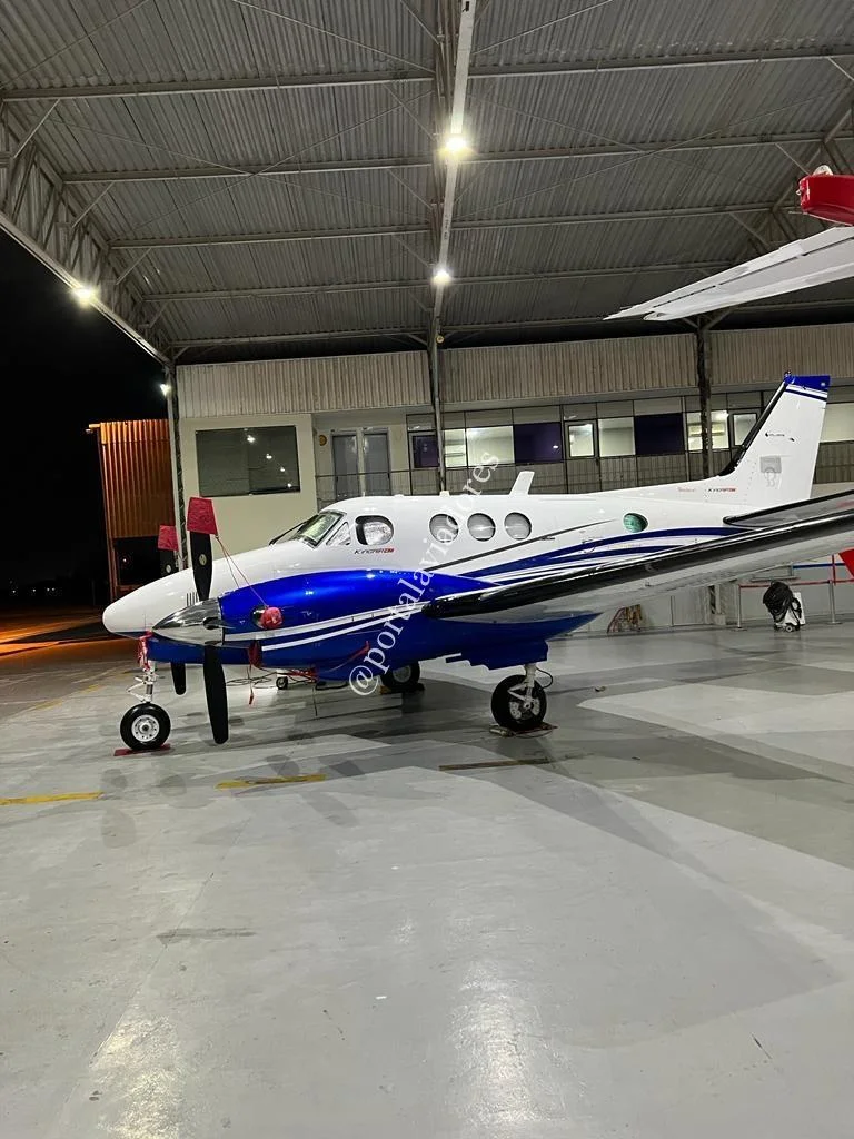 BEECHCRAFT CORPORATION KING AIR C90 - foto 8