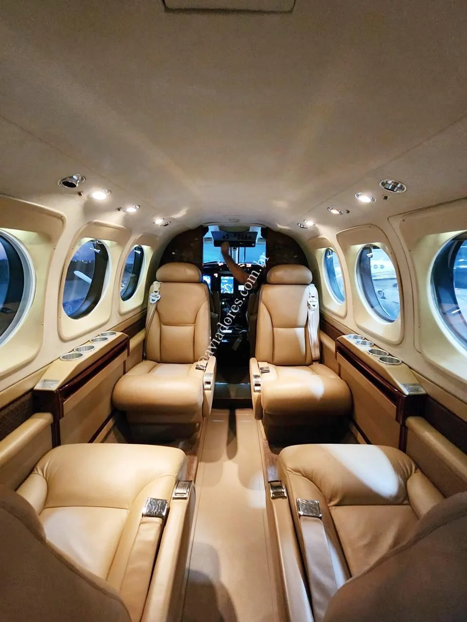 BEECHCRAFT CORPORATION KING AIR C90 GTI - foto 5
