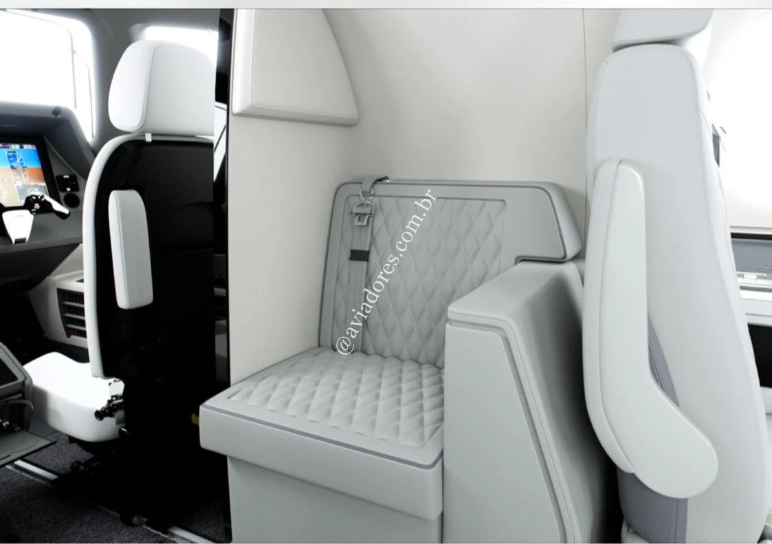 Embraer EMB 500 - PHENOM 100EX - foto 7