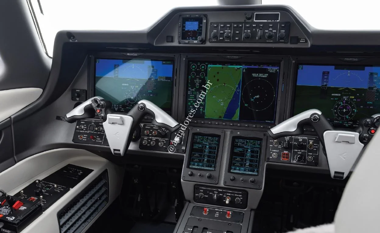 Embraer EMB 500 - PHENOM 100EX - foto 12