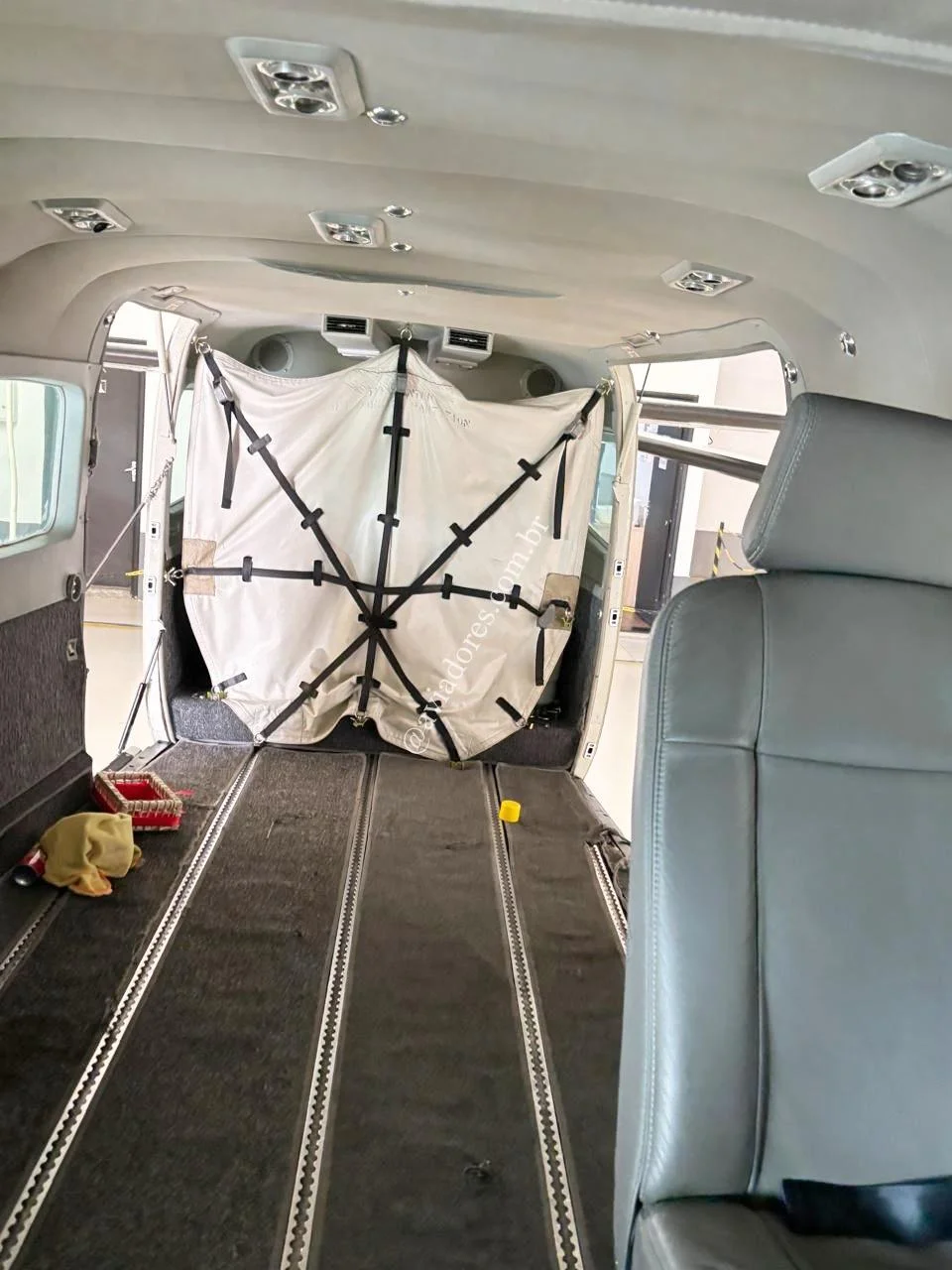 Cessna Aircraft 208B GRAND CARAVAN - foto 8