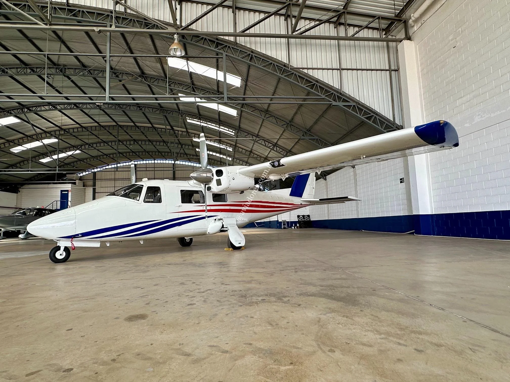 Vulcanair P68R - foto 13
