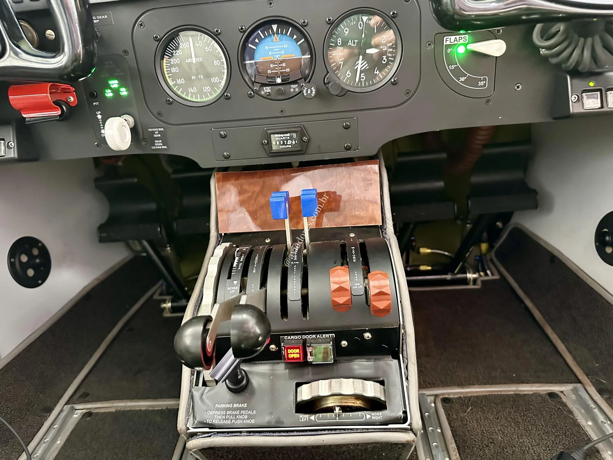 Vulcanair P68R - foto 6
