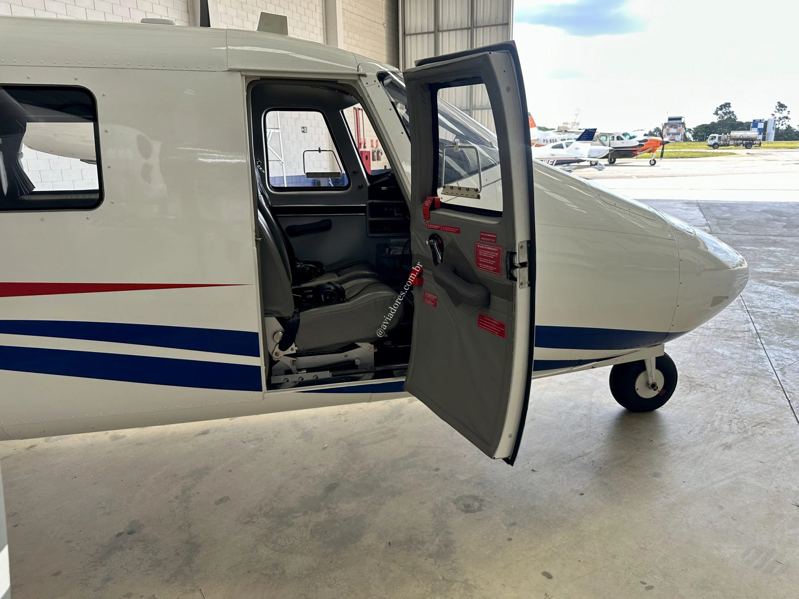 Vulcanair P68R - foto 16