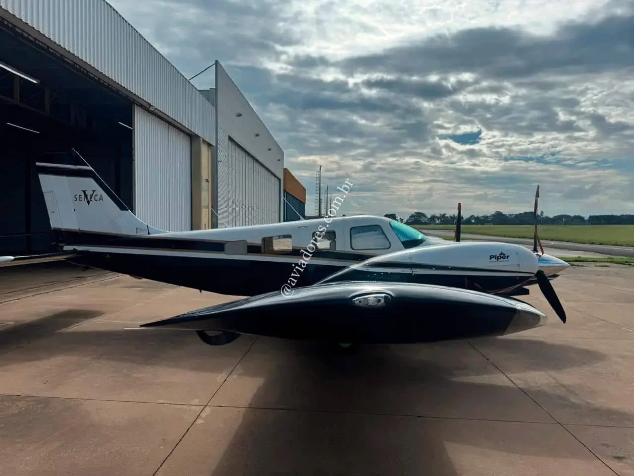 Piper Aircraft PA-34-220T - SENECA V - foto 10