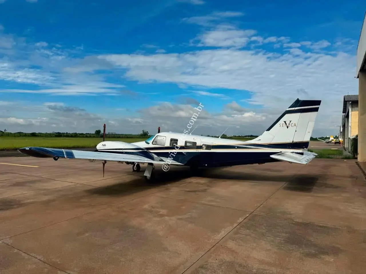 Piper Aircraft PA-34-220T - SENECA V - foto 5