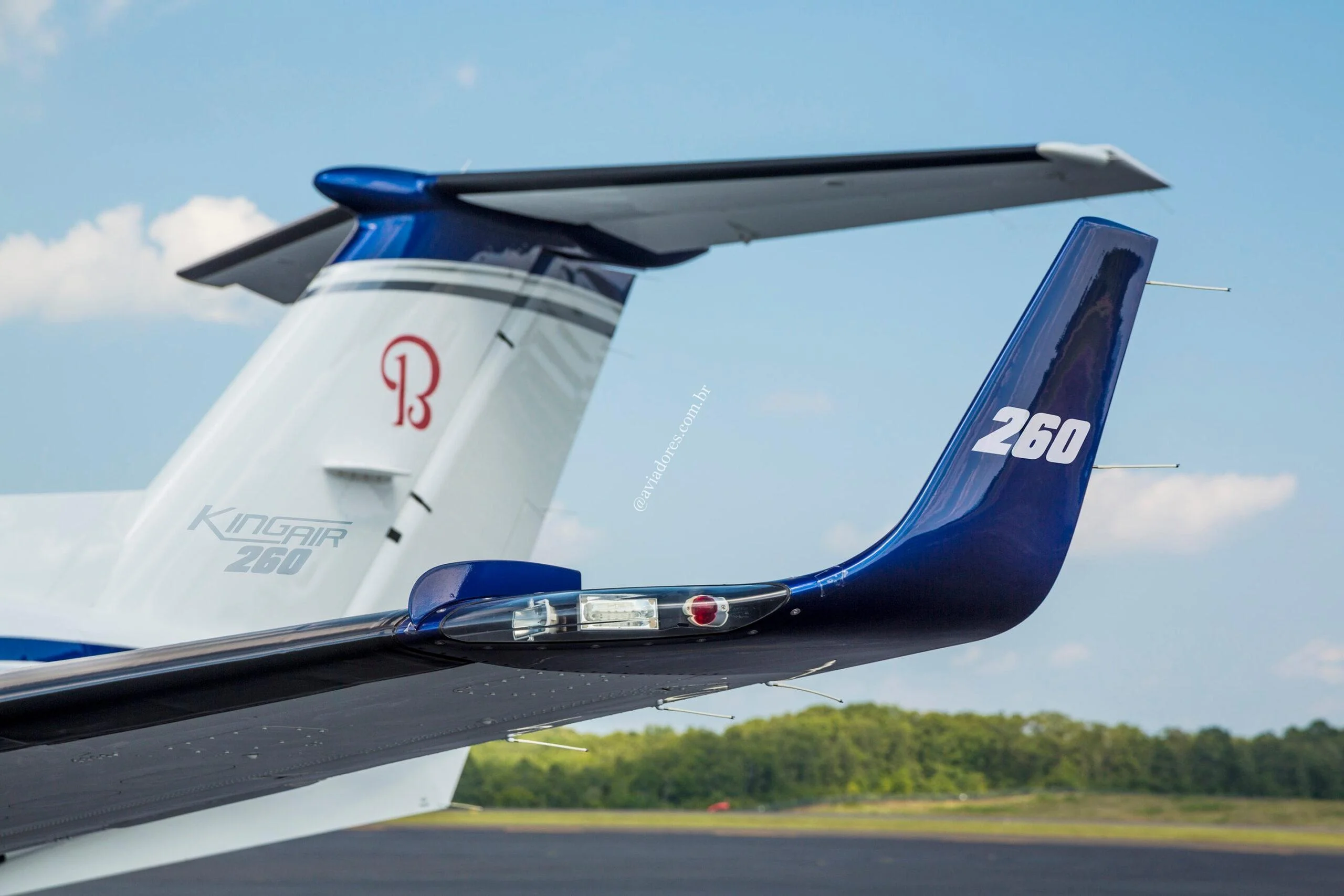 BEECHCRAFT CORPORATION KING AIR 260 - foto 11