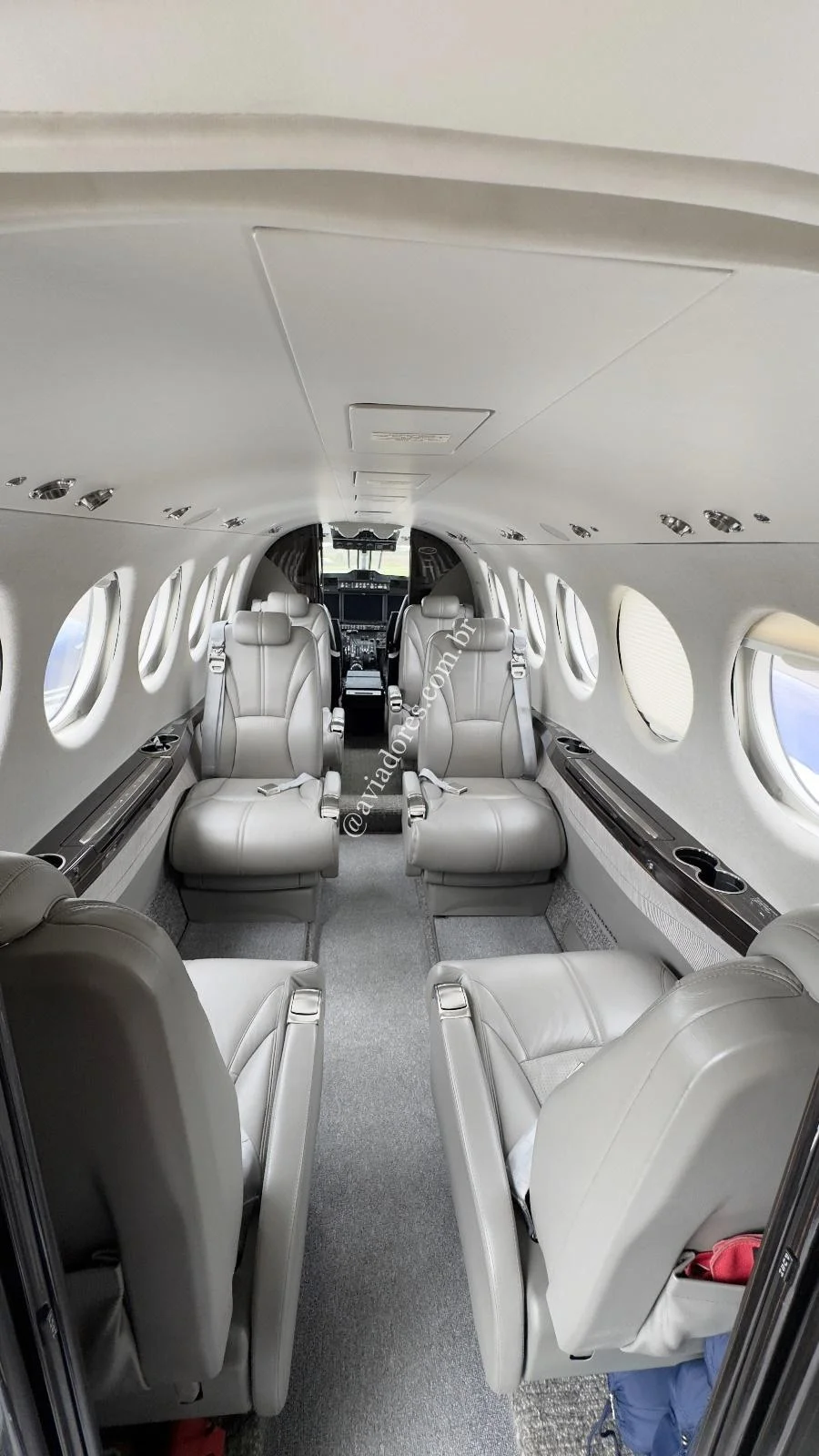 BEECHCRAFT CORPORATION KING AIR 260 - foto 6