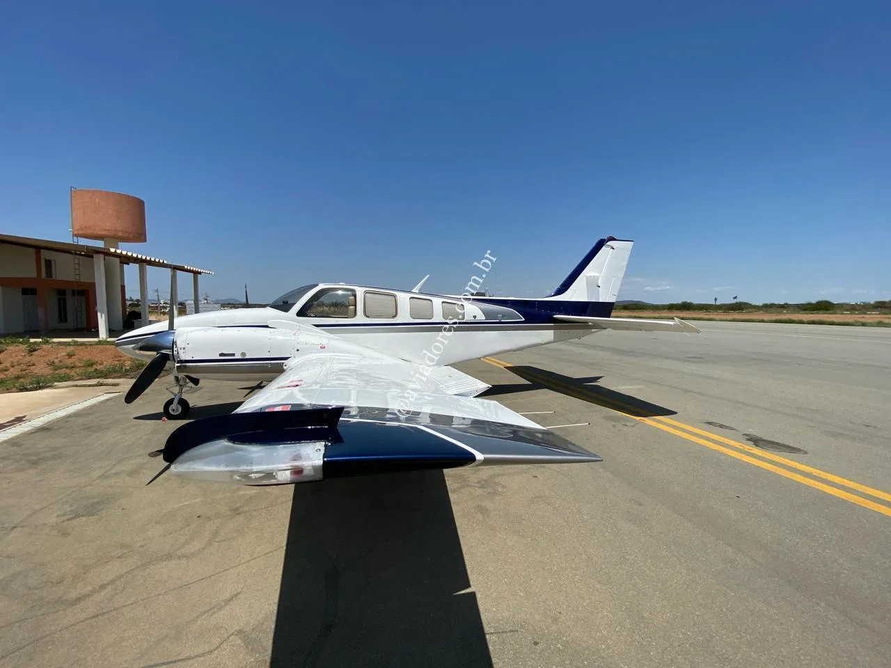Beechcraft BARON 58 - foto 12