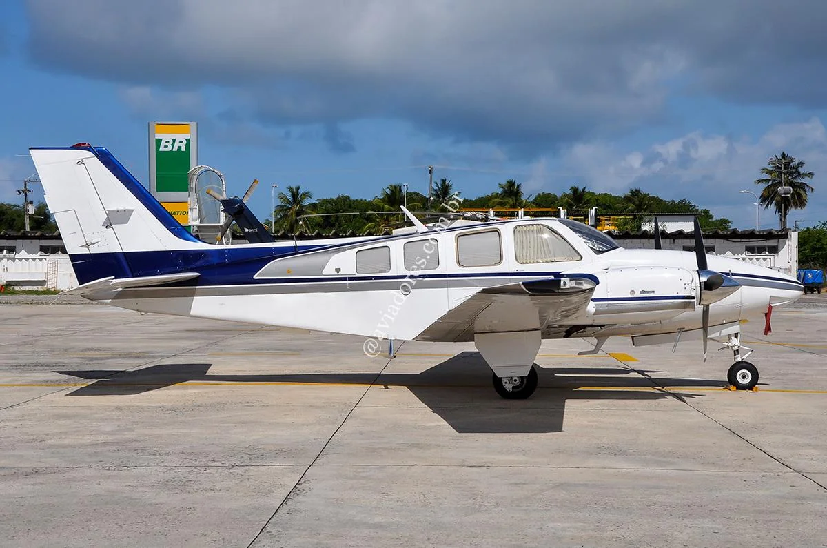 Beechcraft BARON 58 - foto 13