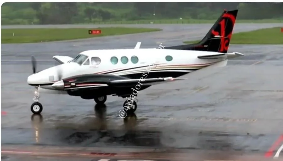 BEECHCRAFT CORPORATION KING AIR C90 - foto 7