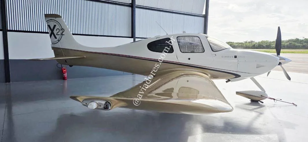 Cirrus Aircraft SR22 X - foto 12