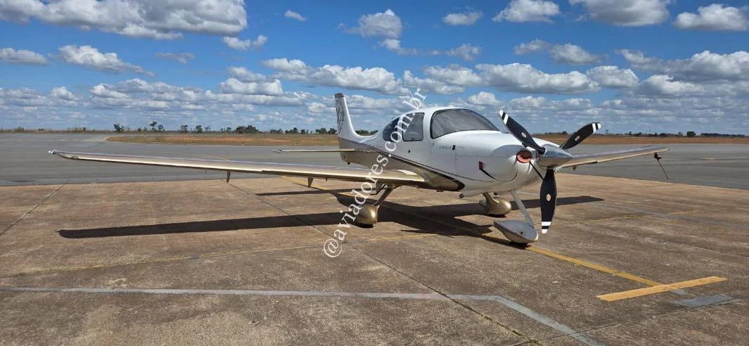 Cirrus Aircraft SR22 X - foto 9
