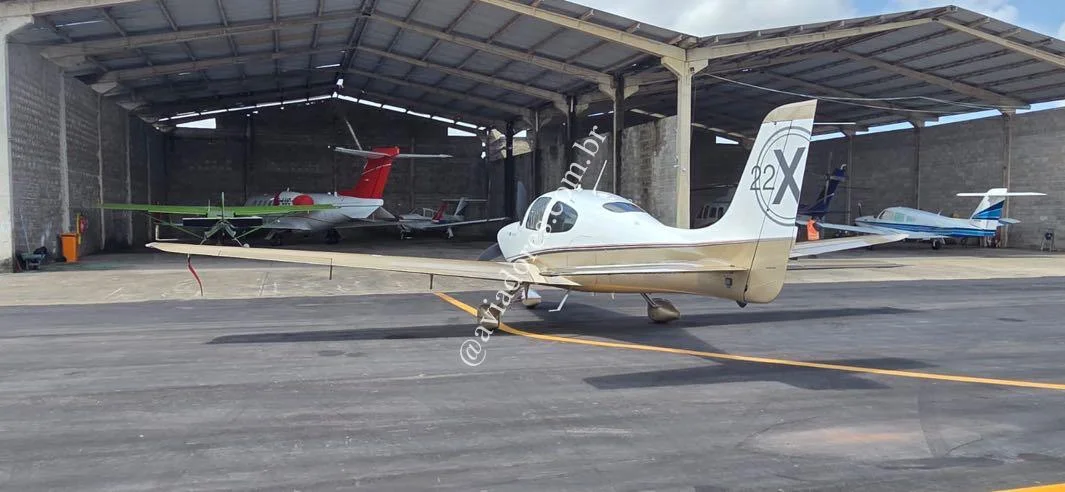 Cirrus Aircraft SR22 X - foto 10
