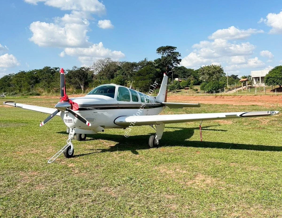 BEECHCRAFT CORPORATION BONANZA A36 - foto 6